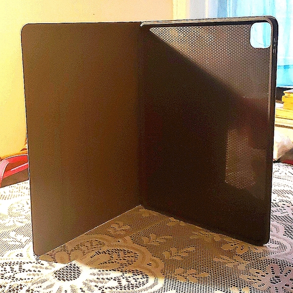 iPad Pro 4th Generation Case w/ Unique Flower Designs, Unbranded - Picture 2 of 11